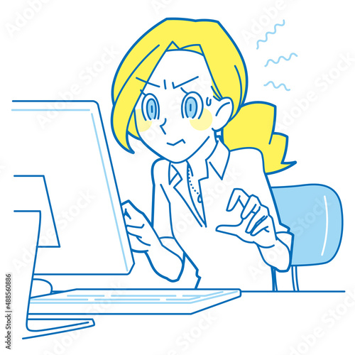 PCを前にイラ立つビジネス女性