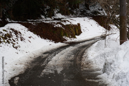 シャーベット状の雪道