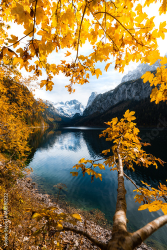 Obraz na płótnie Stunning autumn mountain scenery in the Austrian Alps, Gosau, Salzkammergut, Austria w salonie