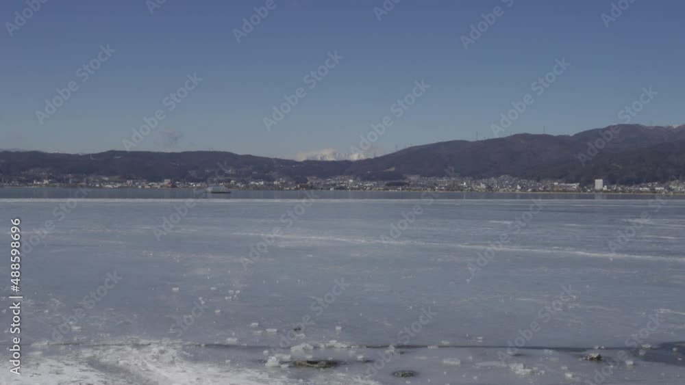 氷った諏訪湖