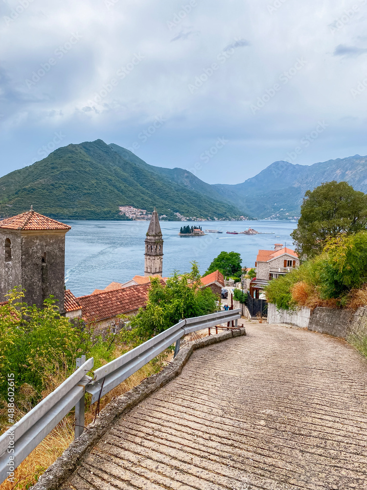 Fototapeta premium view of the city of kotor country