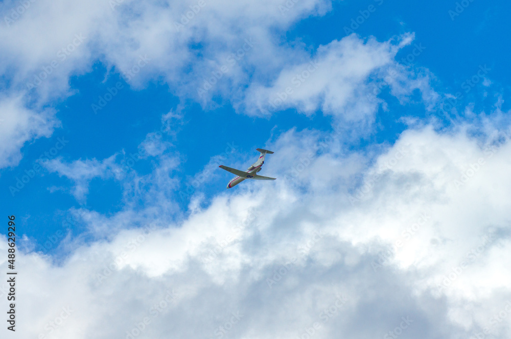 Fototapeta premium airplane in the sky