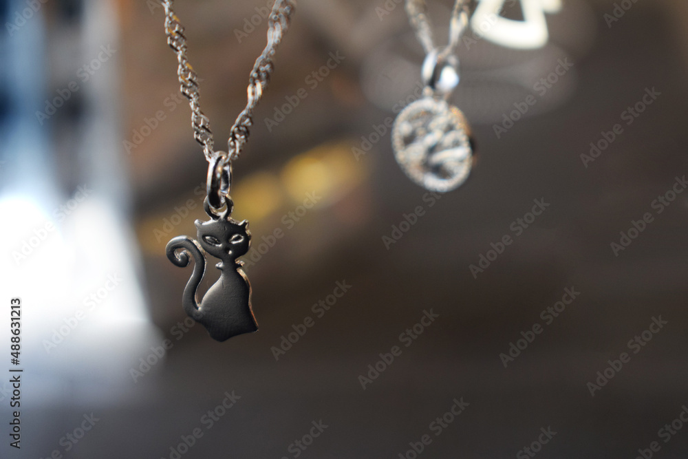 Bisutería, joyería, cadenas, pulseras y dijes Bisutería, joyería, cadenas, pulseras y dijes
