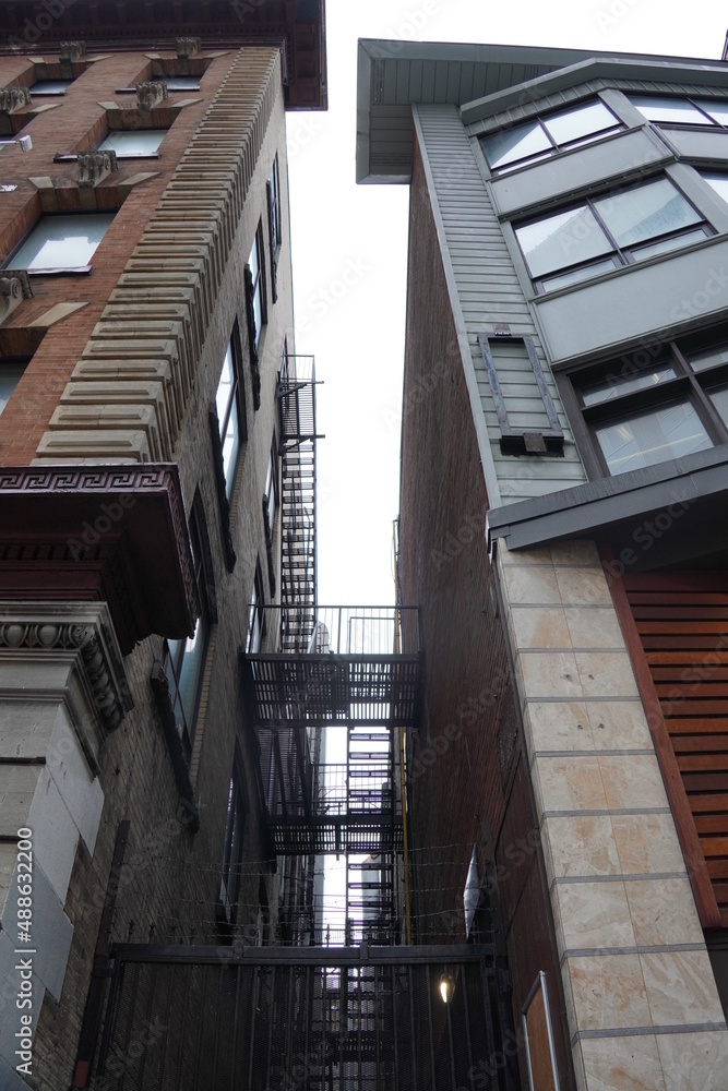 Fototapeta premium Alley Stairwell