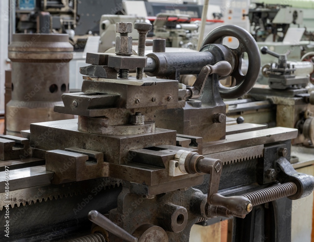 old lathe for processing metal parts