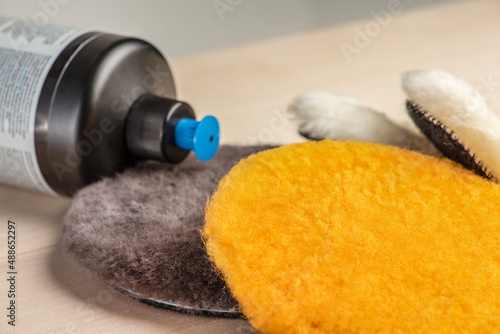 Fotografi Paste for car polishing