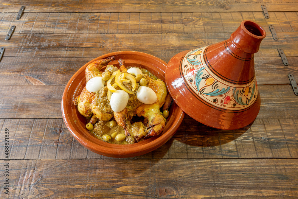 In Morocco they cook all kinds of meat, fish and vegetables in the tajine, although one of the most classic is the chicken tajine with lemon and olives In Morocco they cook all kinds of meat, fish and vegetables in the tajine, although one of the most classic is the chicken tajine with lemon and olives