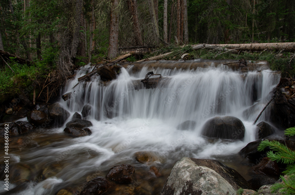 Obraz premium Waterfall on small stream