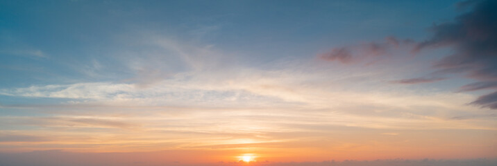 Fototapete Sonnenuntergang Sonnenuntergang über dem Meer Natur Cover Banner Konzept Hintergrund  © Hide_Studio