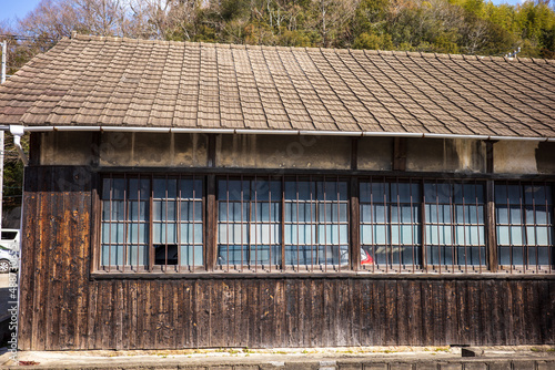日本の岡山県笠岡市のとても古くて美しい建物