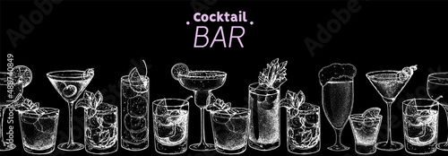 Alcoholic cocktails hand drawn vector illustration. Cocktails set. Bar menu design elements. Hand drawn sketch collection. Horizontal seamless background.
