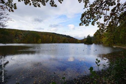 jezioro jesienią