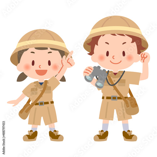 探検服を着た子供たち