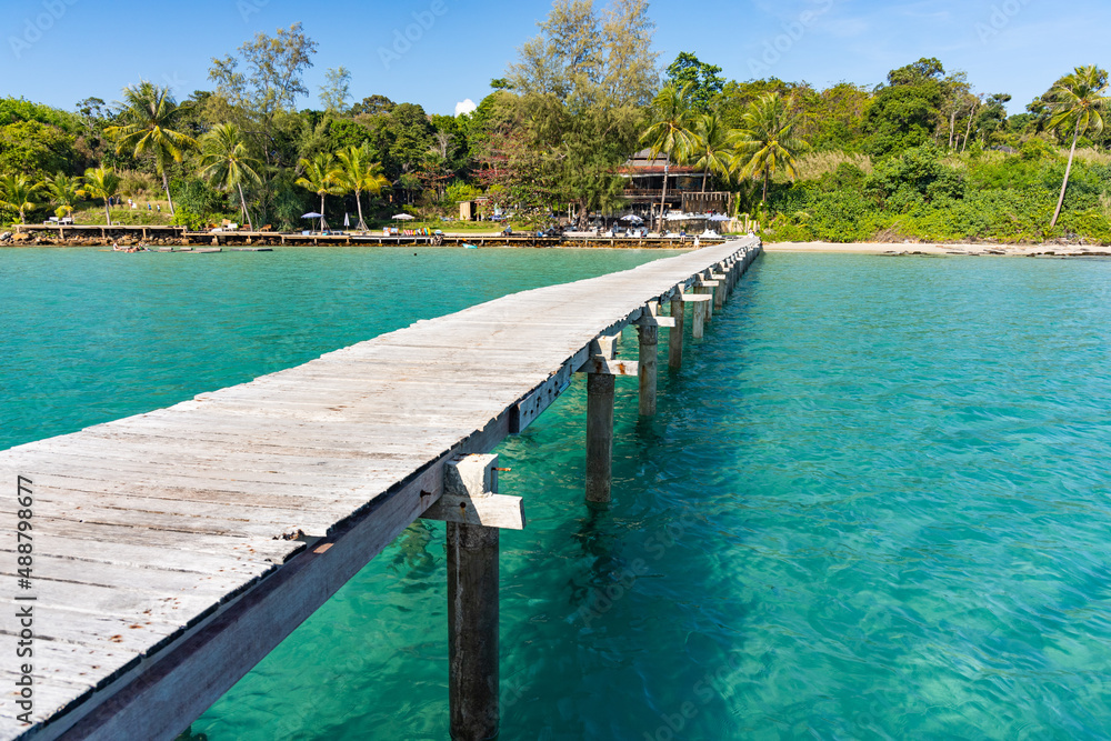  Beautiful turquoise sea and wooden bridge at Koh Kood, Trat, Thailand.