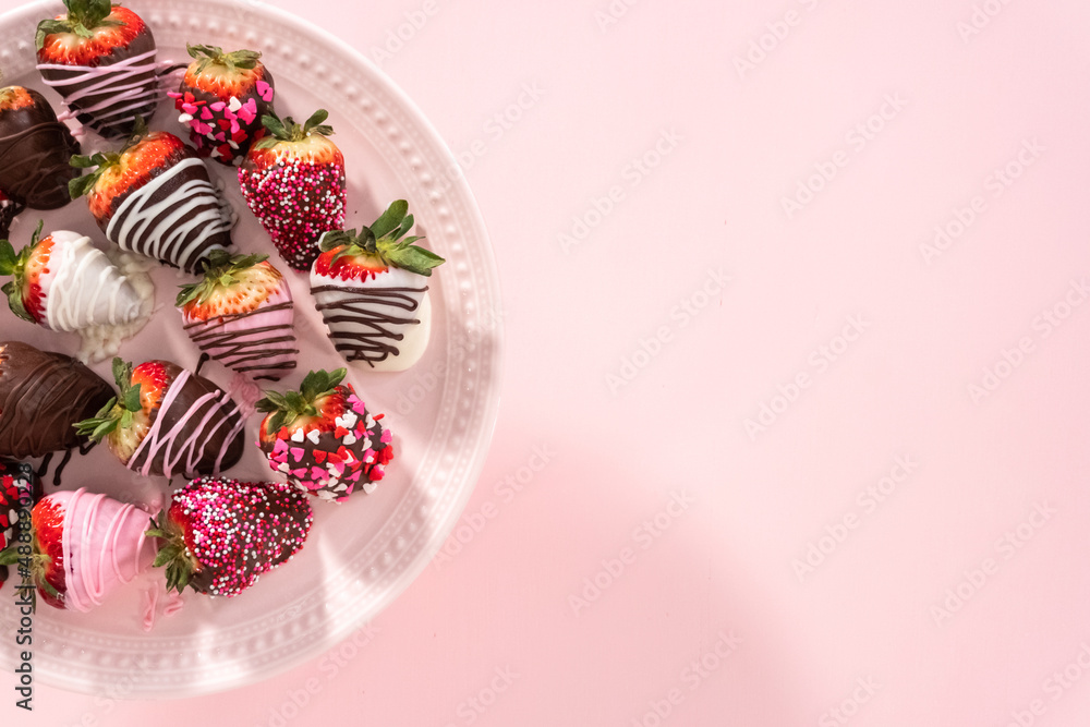 Naklejka premium Chocolate dipped strawberries