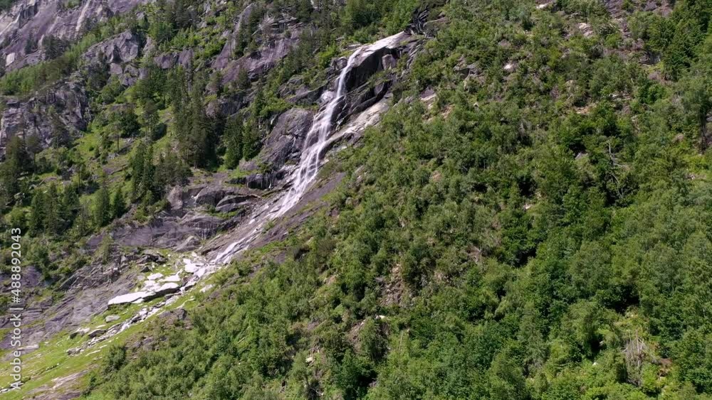 I take some aerial shots with my quadcoper in 4K from Zillergrund at the austria mountains I take some aerial shots with my quadcoper in 4K from Zillergrund at the austria mountains