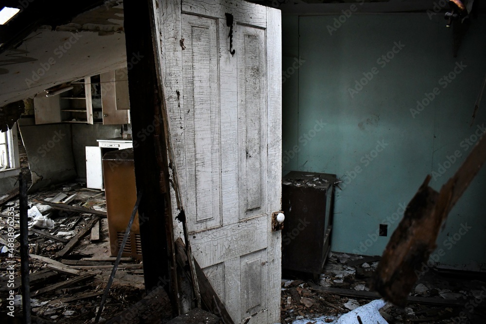 old abandoned house old abandoned house