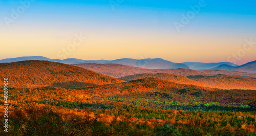 Fototapeta Naklejka Na Ścianę i Meble -  North East Kingdom Vermont fall foliage scenic