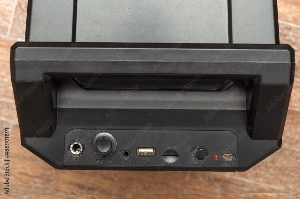 Obraz premium inputs and jacks on portable speaker