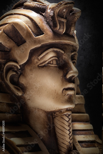 Stone pharaoh tutankhamen mask