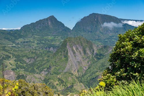 Cirque de Salazie - Point de vue  de Bélouve - Ile de La Réunion photo