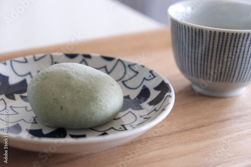 緑茶とヨモギ餅