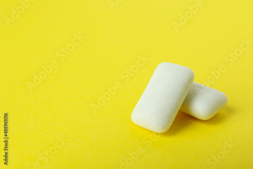 Fototapet Concept of chewing or bubble gum, space for text