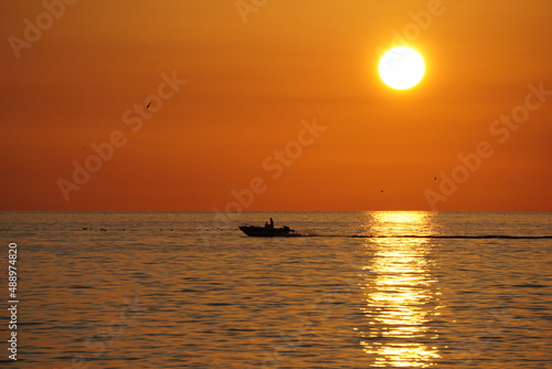 Boot im Sonnenuntergang © Andreas