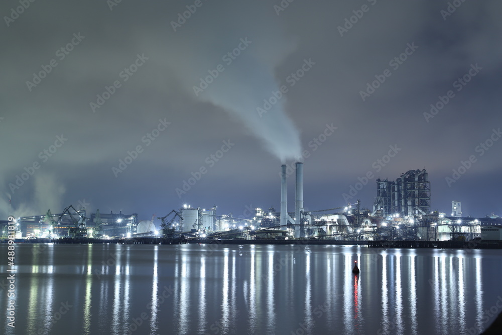 えんとつ町の夜景と空模様！コンビナートのヒカリと幻想的な光のコラボレーション 2022年