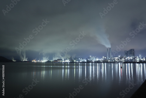 SDGs！えんとつ町の煙と空模様！周南市コンビナートの光と工場汚染問題と子供達の未来社会 © YuAiru