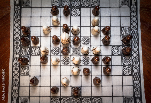 Figuren des Brettspiels Hnefatafl photo