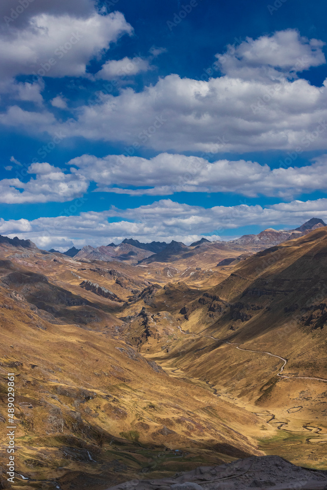 Naklejka premium landscape with blue sky