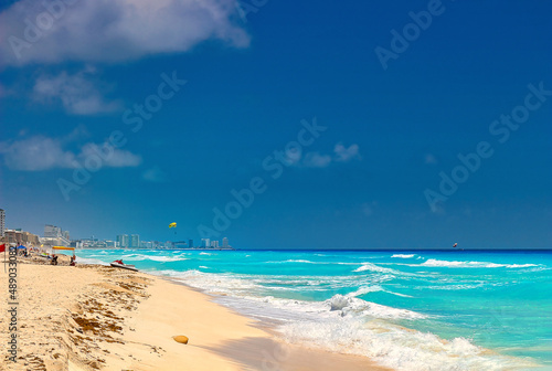 Fototapeta Naklejka Na Ścianę i Meble -  A sunny day on the beaches of Cancun. Mexican Caribbean