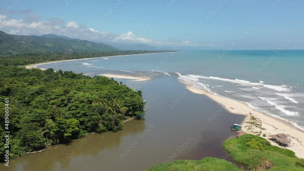 Playas de La Sierra Nevada de Santa Marta y Parque Nacional Tayrona Playas de La Sierra Nevada de Santa Marta y Parque Nacional Tayrona