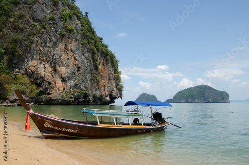Different Thailand images, streets, markets, temples, buildings, rivers, beaches, and national parks. © Mati Olivieri Stock