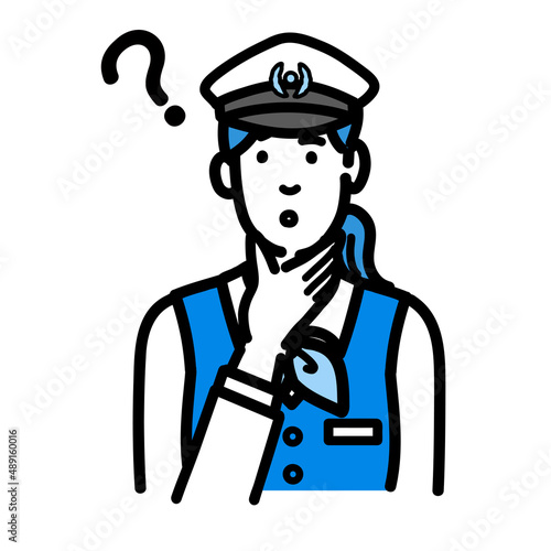 顎に手をあてて考えている運転手の女性
