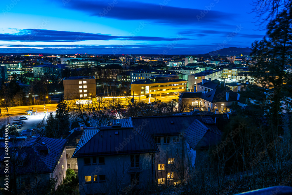 Fototapeta premium salzburg city at blue hour