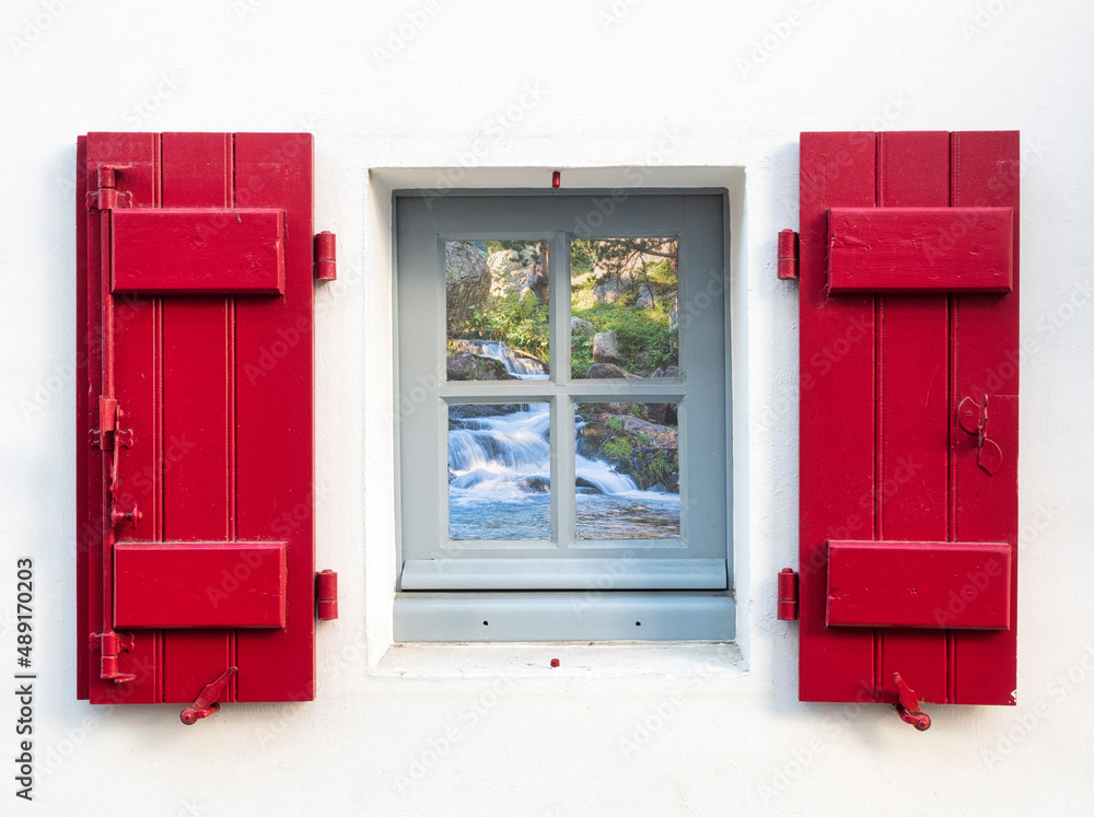 Basque Wooden shutters