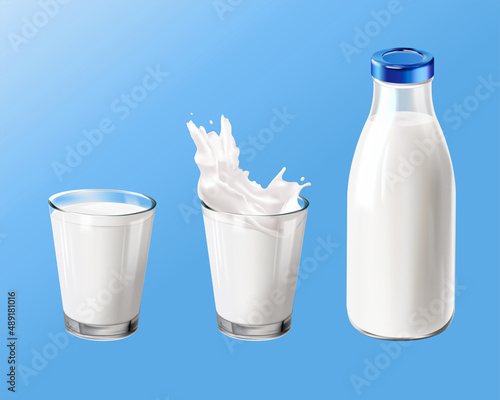 Stampa su tela Set of milk glasses and bottle