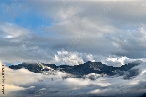 Mer de nuages sur les Pyrénées 