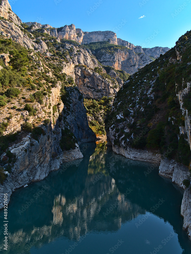 Foto de View of entrance of famous ravine Verdon Gorge (Gorges du ...