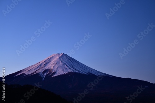 Mt. Fuji at dawn © 陽 上