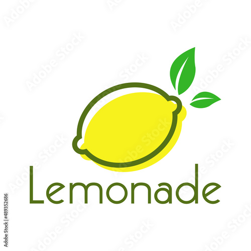 Logo Juice bar. Banner con caligrafía Lemonade con silueta de limón lineal con hojas en color amarillo y verde