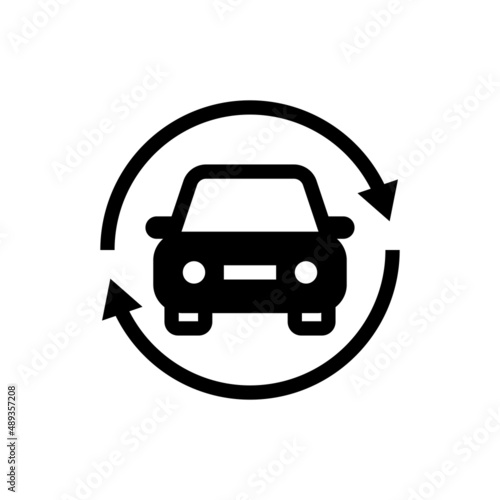 Car in arrows. Sync car thin line icon. Vector illustration.