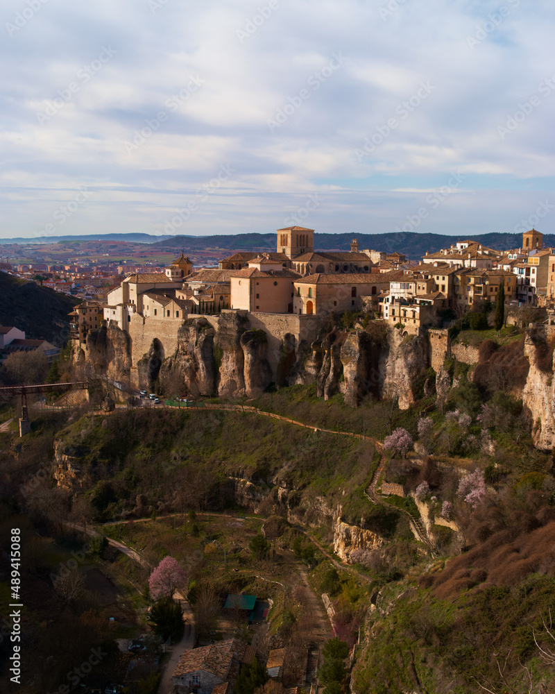 krajobraz widok góry budynki architektura cuenca hiszpania