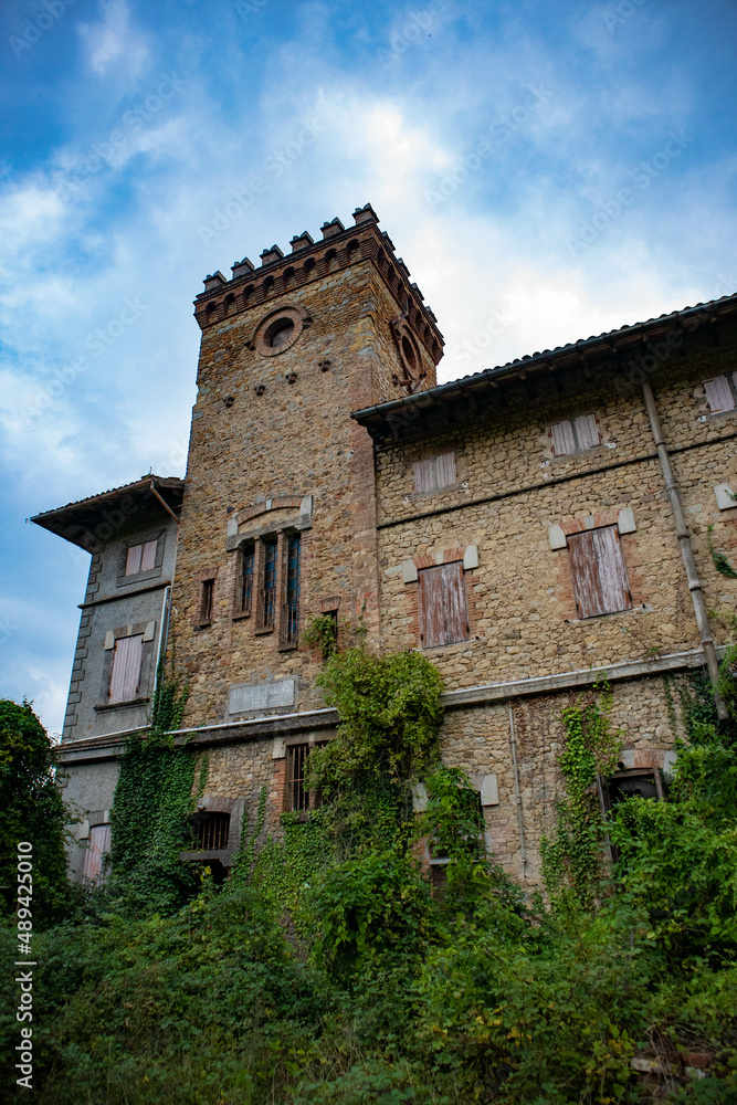Villa abbandonata fuori Bologna, Emilia Romagna