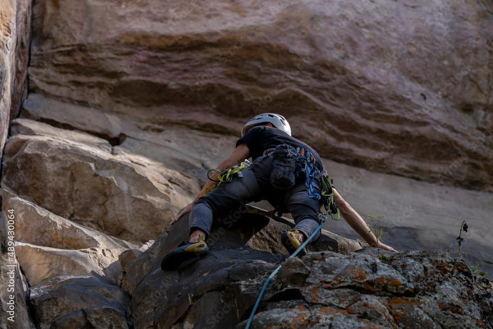 Obraz premium Rock Climber climbing the route Para mis amigos in Suesca Colombia