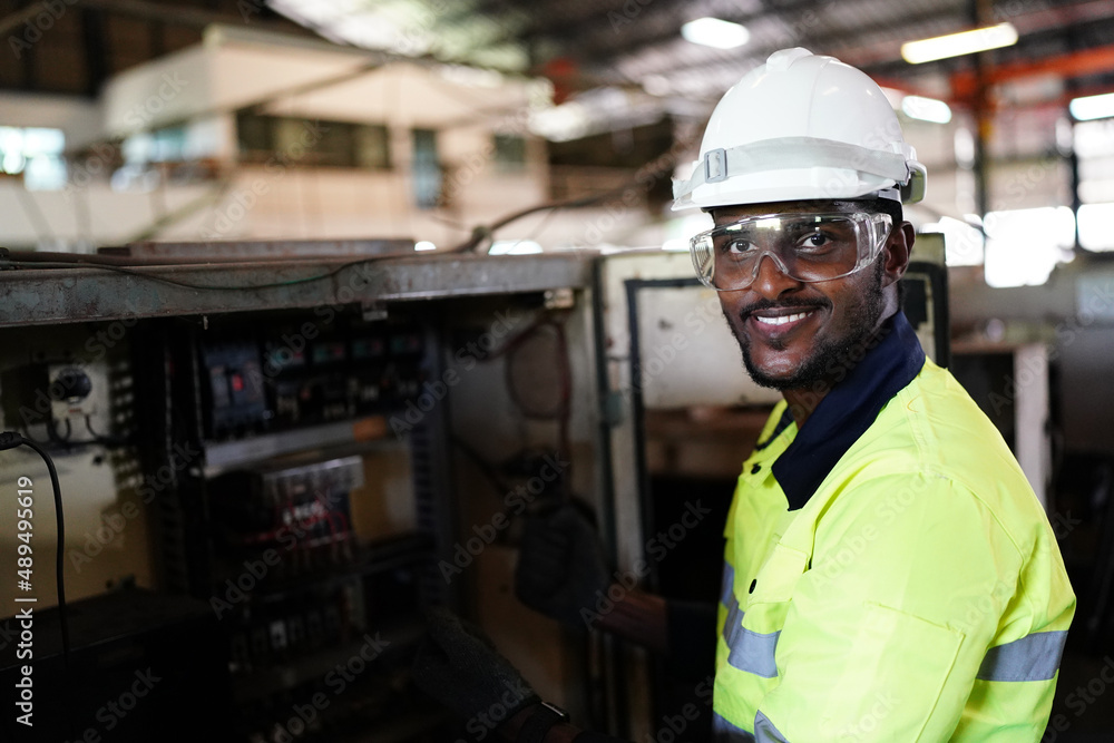 Professional men engineer worker skills quality, maintenance, training industry factory worker , warehouse Workshop for factory operators, mechanical engineering team production. Professional men engineer worker skills quality, maintenance, training industry factory worker , warehouse Workshop for factory operators, mechanical engineering team production.