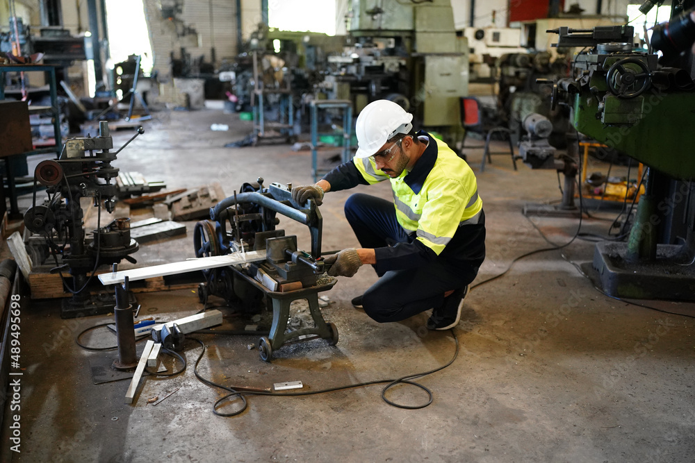 Professional men engineer worker skills quality, maintenance, training industry factory worker , warehouse Workshop for factory operators, mechanical engineering team production. Professional men engineer worker skills quality, maintenance, training industry factory worker , warehouse Workshop for factory operators, mechanical engineering team production.