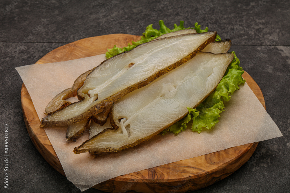 Obraz premium Delicous smoked halibut slices snack